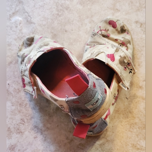 TOMS Toddler Shoes Size 10 Sloth Design - Picture 2 of 5